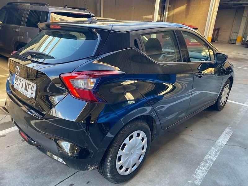 Usado Nissan Micra Acenta 92 CV (67 kW) 2023 Negro Utilitario