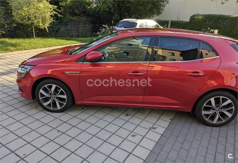 Rojo Usado 2017 Renault Mégane IV Bose Edition Berlina | 13.850 € (Precio justo) - Imagen 1/1