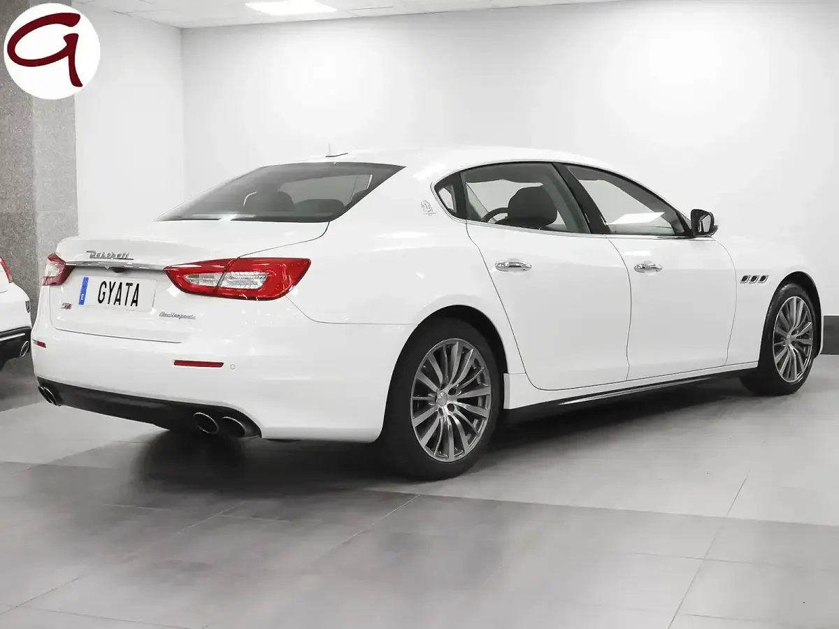 Usado Maserati Quattroporte 411 CV (302 kW) 2017 Blanco Berlina