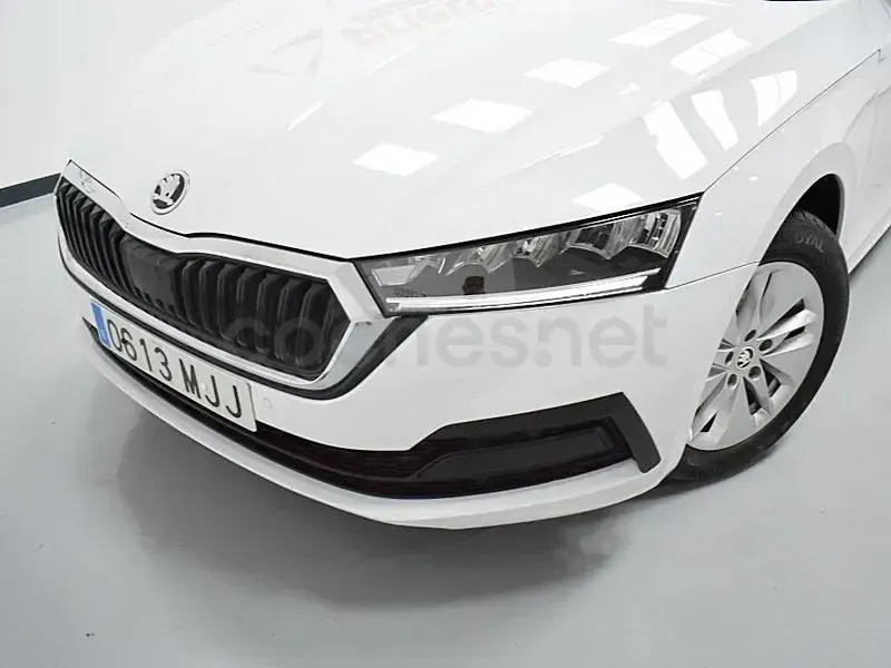 Usado Skoda Octavia Ambition 115 CV (84 kW) 2023 Blanco Berlina