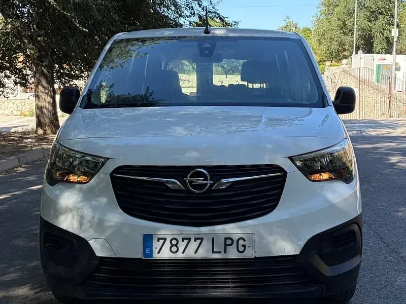 Usado Opel Combo Life Edition 102 CV (75 kW) 2021 Blanco Monovolumen