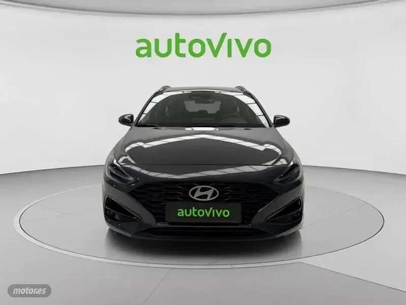 Nuevo Hyundai i30 100 CV (73 kW) 2025 Gris Berlina