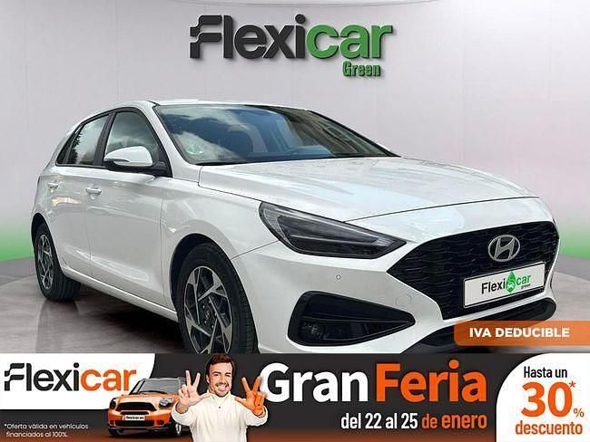 Usado Hyundai i30 120 CV (88 kW) 2024 Blanco Berlina