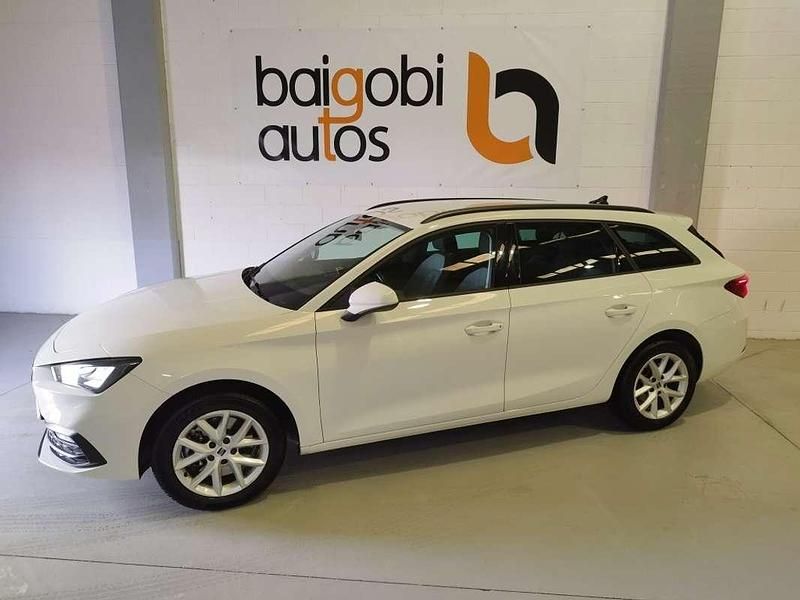 Usado Seat Leon Style 116 CV (85 kW) 2021 Blanco Utilitario