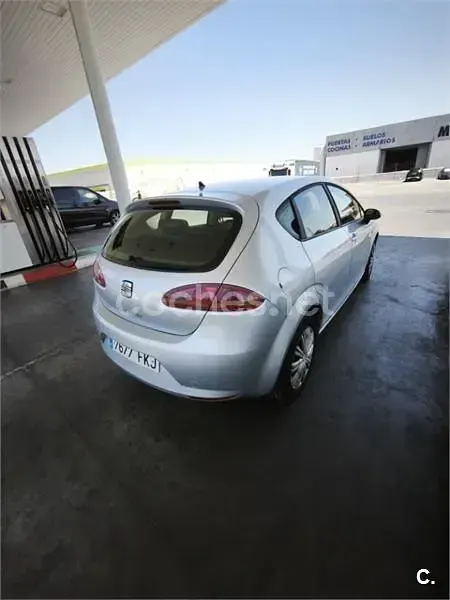 Usado Seat Leon Reference 105 CV (77 kW) 2007 Gris / plata Utilitario