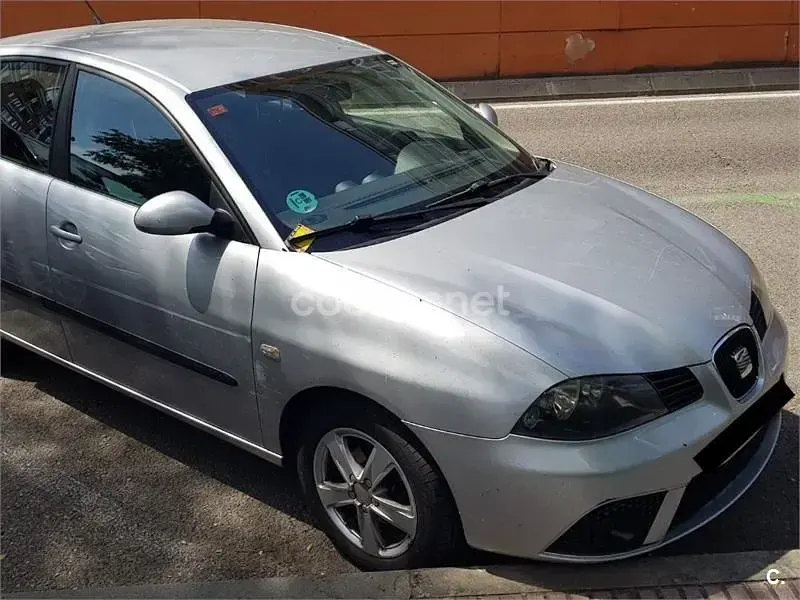 Usado Seat Ibiza Reference 105 CV (77 kW) 2007 Gris / plata Utilitario