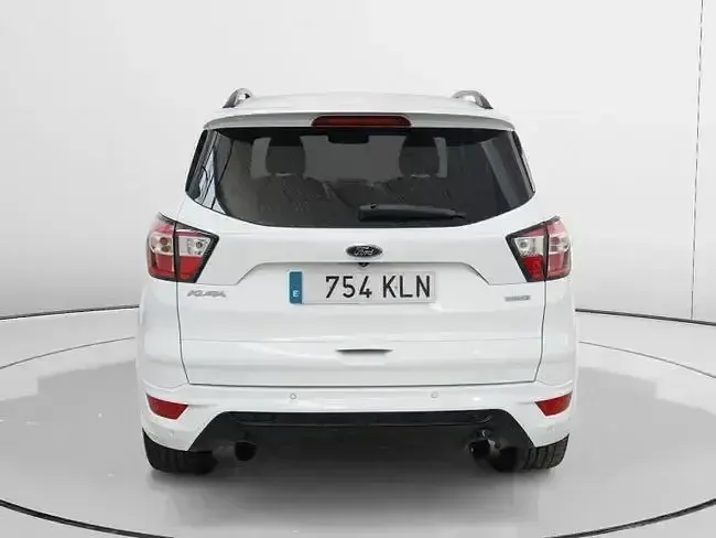 Usado Ford Kuga ST-Line 150 CV (110 kW) 2018 Blanco SUV