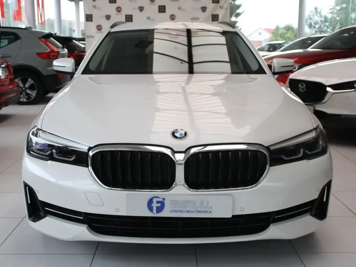 Usado BMW 520 190 CV (139 kW) 2023 Blanco Familiar