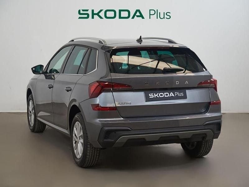Usado Skoda Kamiq Selection 95 CV (69 kW) 2024 Gris SUV