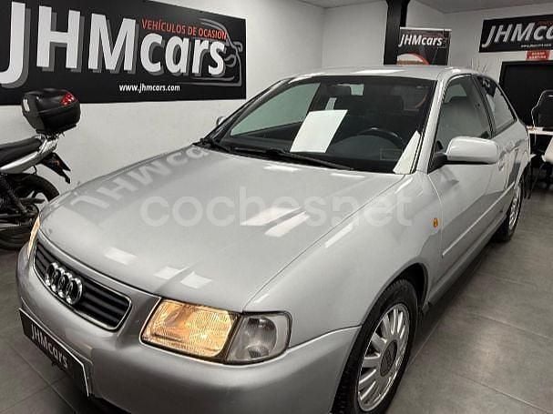 Gris / plata Usado 2000 Audi A3 Ambition Berlina | 3500 € (Precio justo) - Imagen 1/4