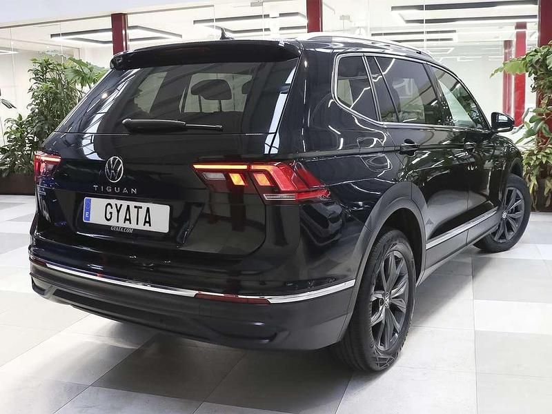 Usado VW Tiguan Allspace Life 150 CV (110 kW) 2022 Negro SUV