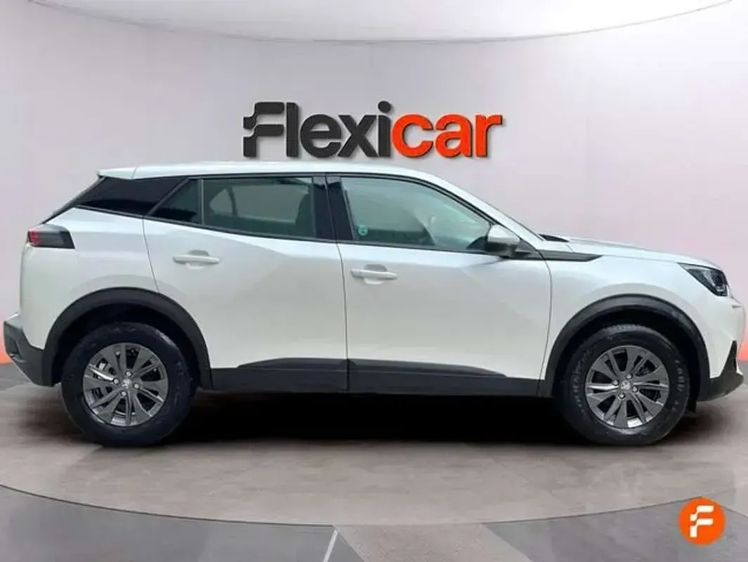 Usado Peugeot 2008 Active 101 CV (74 kW) 2021 Blanco SUV