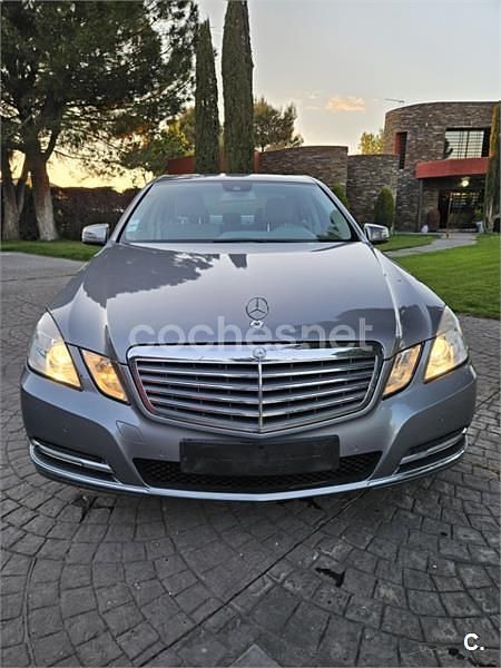 Usado Mercedes E220 Elegance 170 CV (125 kW) 2012 Gris / plata Berlina