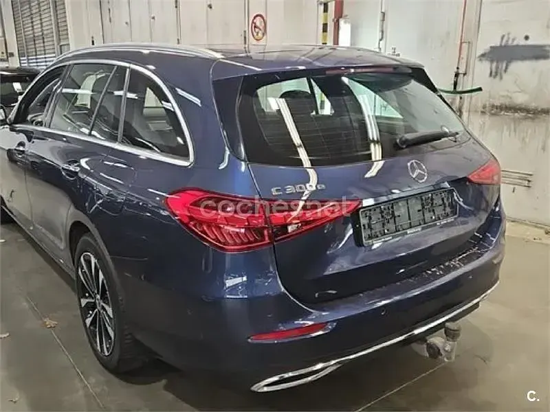 Usado Mercedes C300e 313 CV (230 kW) 2023 Azul Familiar
