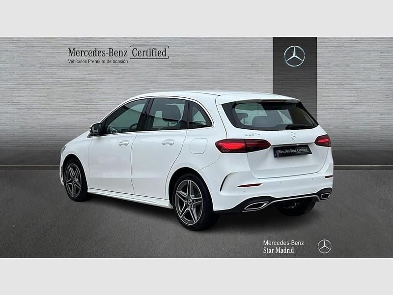 Usado Mercedes B250e AMG line 218 CV (160 kW) 2025 Blanco Monovolumen
