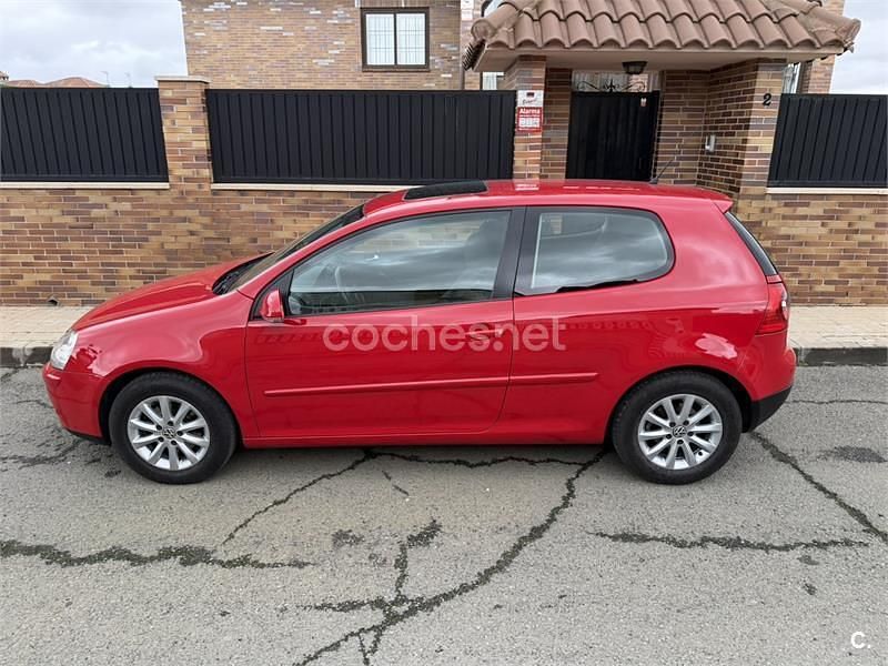 Usado VW Golf V Highline 105 CV (77 kW) 2007 Rojo Berlina