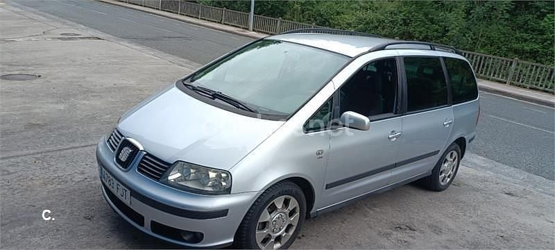Usado Seat Alhambra Reference 140 CV (102 kW) 2007 Gris / plata Monovolumen