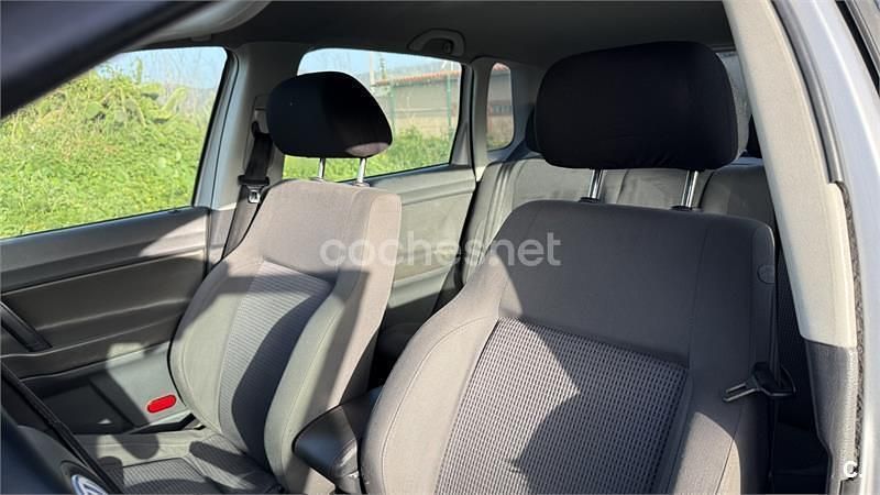 Usado VW Polo Trendline 100 CV (73 kW) 2004 Gris / plata Utilitario
