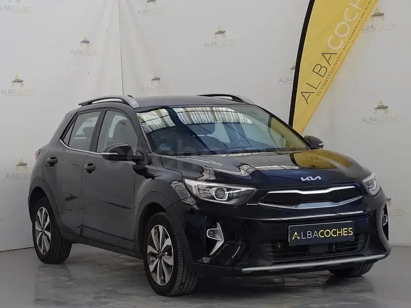 Usado Kia Stonic 100 CV (73 kW) 2022 Negro SUV