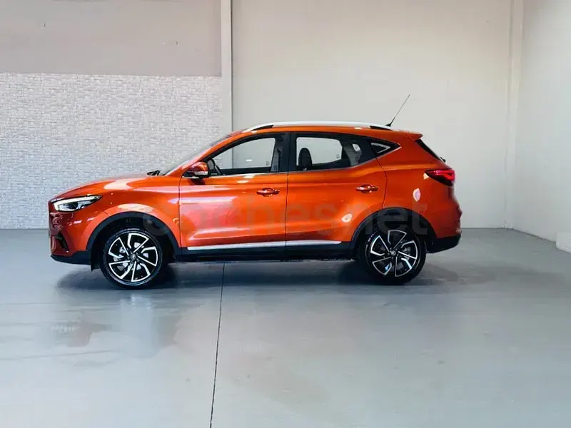 Usado MG ZS Luxury 106 CV (77 kW) 2023 Naranja SUV