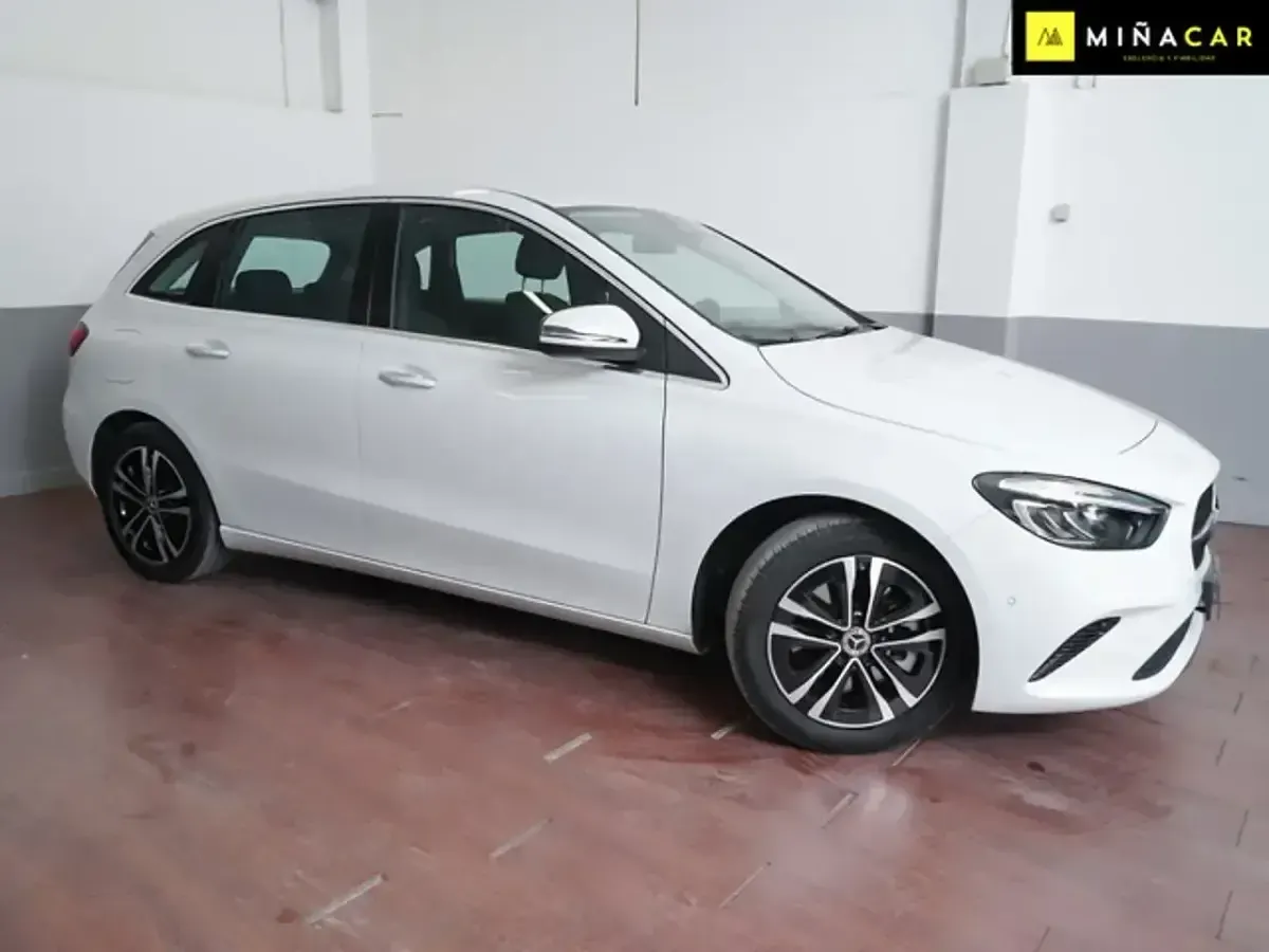 Usado Mercedes B250e 218 CV (160 kW) 2023 Blanco Monovolumen