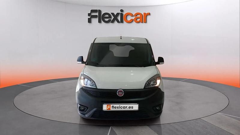 Usado Fiat Doblò Easy 95 CV (69 kW) 2022 Blanco Monovolumen