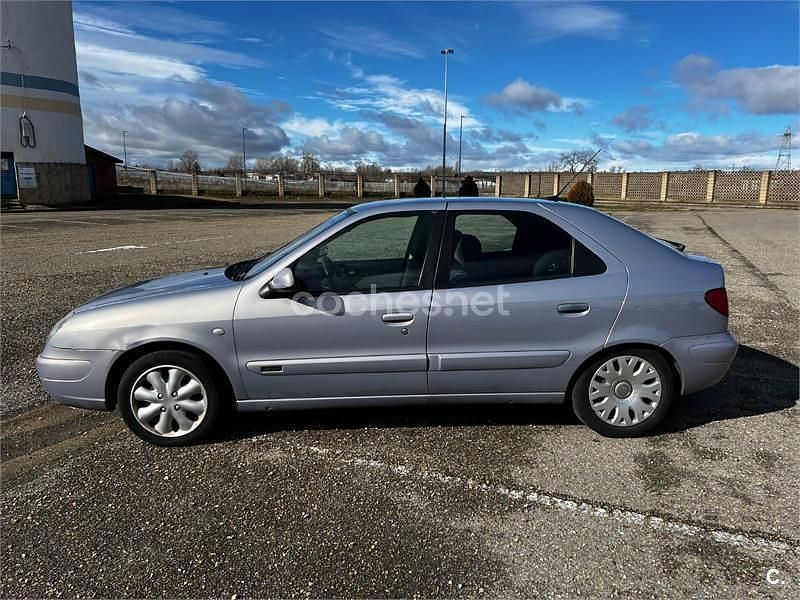 Usado Citroën Xsara 75 CV (55 kW) 2002 Gris / plata Berlina