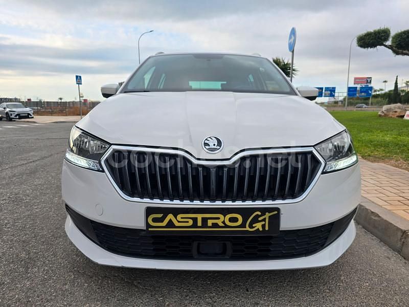 Usado Skoda Fabia Style 95 CV (69 kW) 2021 Blanco Familiar