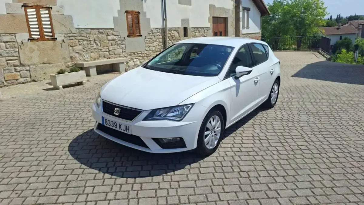 Usado Seat Leon Reference 116 CV (85 kW) 2018 Blanco Utilitario