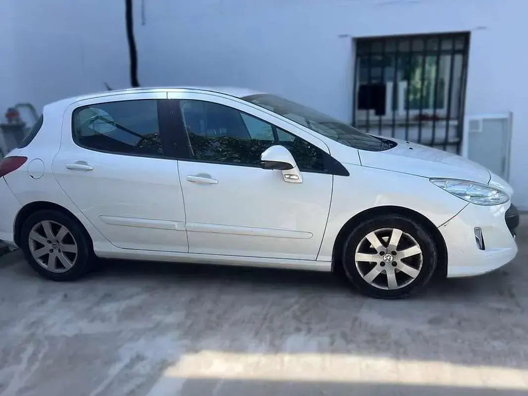 Usado Peugeot 308 90 CV (66 kW) 2010 Blanco Utilitario