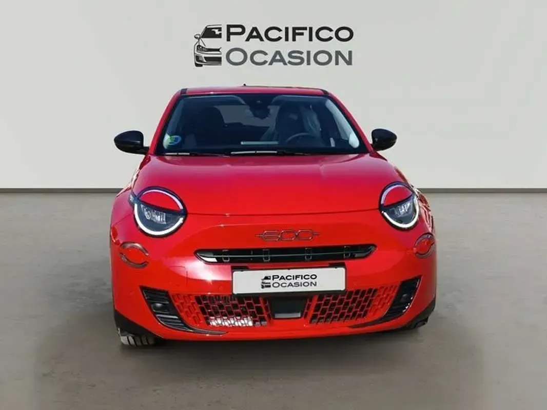 Nuevo Fiat 600 101 CV (74 kW) 2025 Rojo SUV
