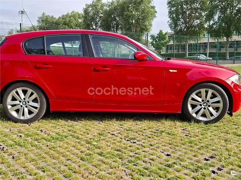 Usado BMW 130 265 CV (194 kW) 2007 Rojo Utilitario