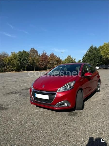 Usado Peugeot 208 Style 82 CV (60 kW) 2016 Rojo Utilitario