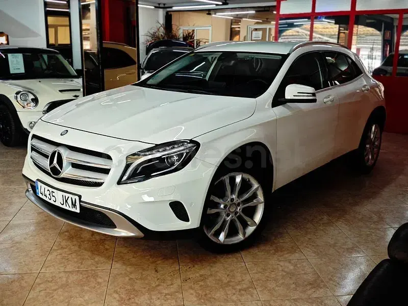 Usado Mercedes GLA220 Urban 177 CV (130 kW) 2016 Blanco SUV