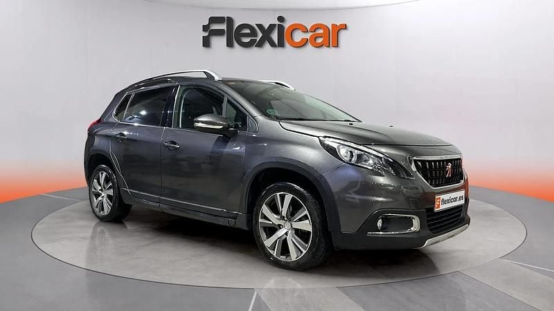 Usado Peugeot 2008 Allure 120 CV (88 kW) 2019 Gris SUV