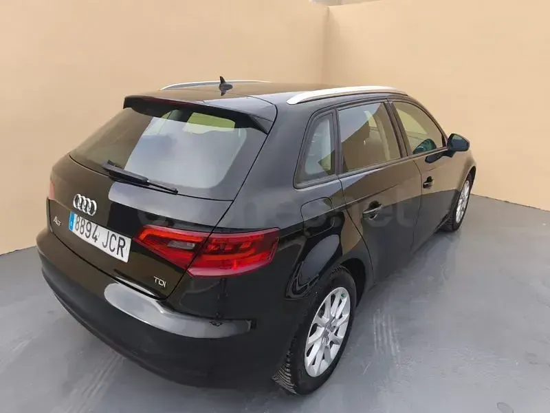 Usado Audi A3 Attraction 110 CV (80 kW) 2015 Negro Berlina