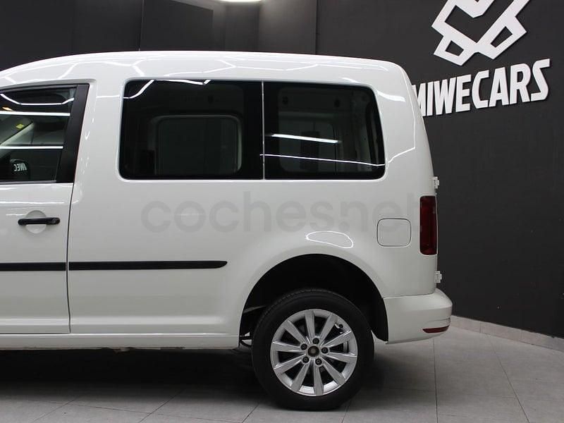 Usado VW Caddy Beach 150 CV (110 kW) 2019 Blanco Monovolumen