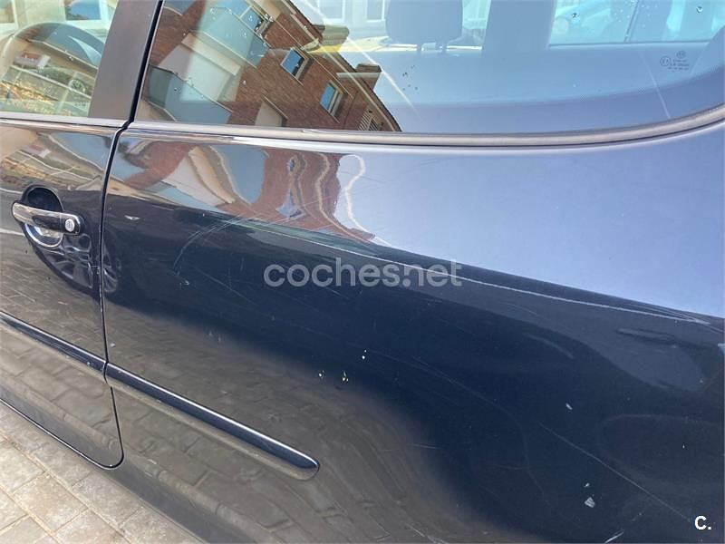 Usado VW Golf IV Highline 105 CV (77 kW) 2006 Negro Berlina