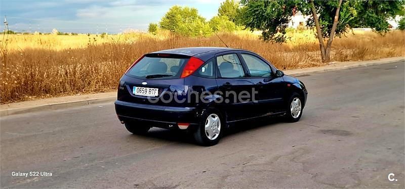 Azul Usado 2002 Ford Focus Trend Berlina | 1790 € (Precio justo) - Imagen 1/4