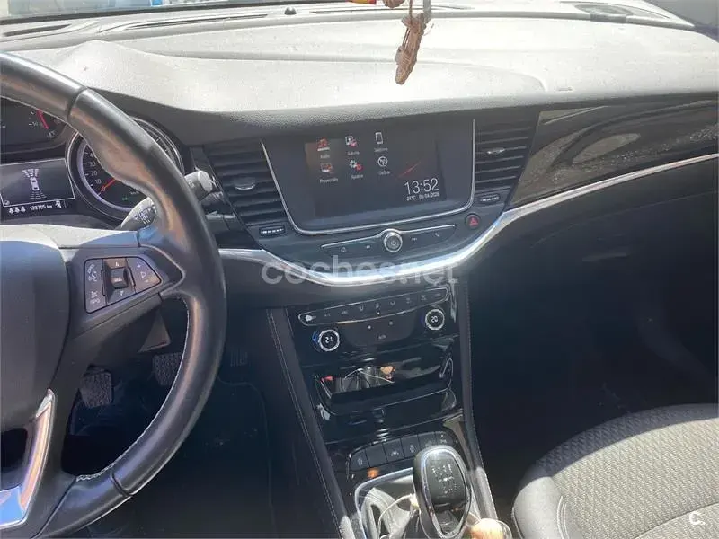 Usado Opel Astra Excellence 136 CV (100 kW) 2017 Blanco Berlina