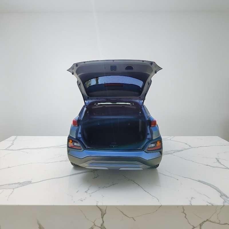 Usado Hyundai Kona 116 CV (85 kW) 2020 Gris SUV