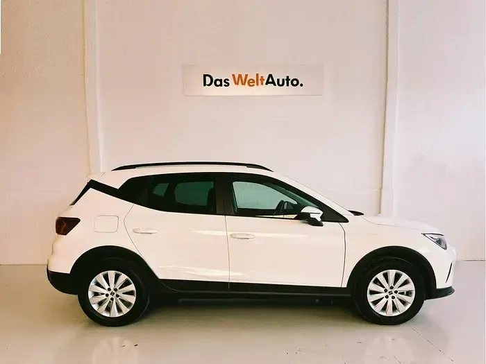 Usado Seat Arona Style 110 CV (80 kW) 2023 Blanco SUV