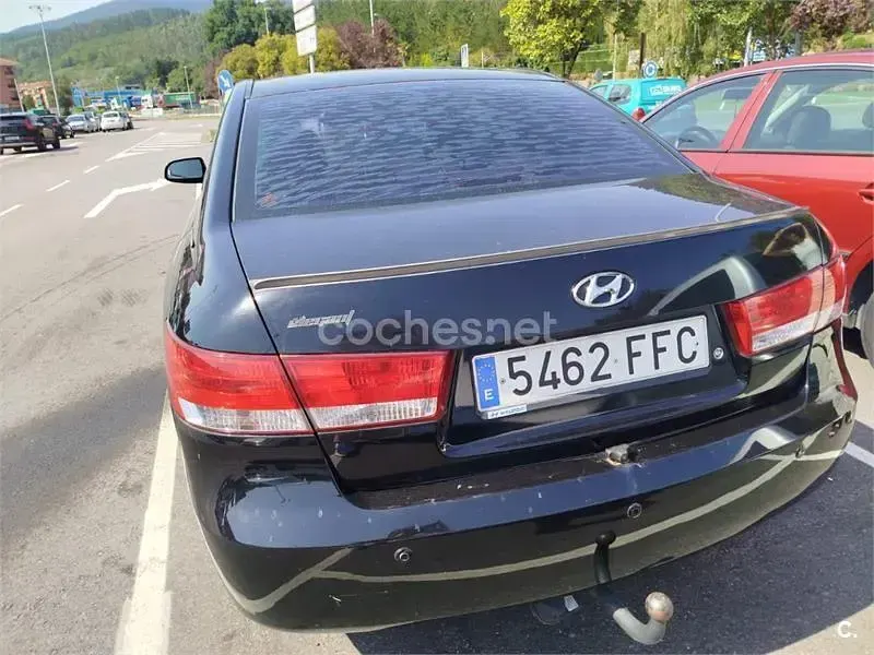Usado Hyundai Sonata Style 140 CV (102 kW) 2006 Negro Berlina