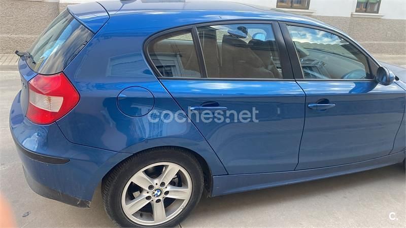 Azul Usado 2006 BMW 118 Utilitario | 8500 € (Un poco caro) - Imagen 1/4