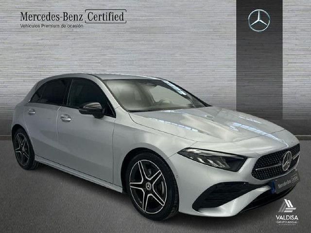 Usado Mercedes A200 AMG line 150 CV (110 kW) 2024 Plata hightech Berlina