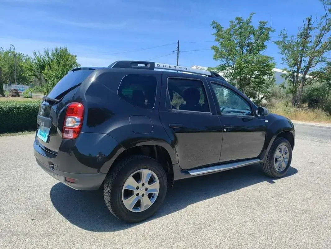 Usado Dacia Duster Lauréate 110 CV (80 kW) 2016 Negro SUV