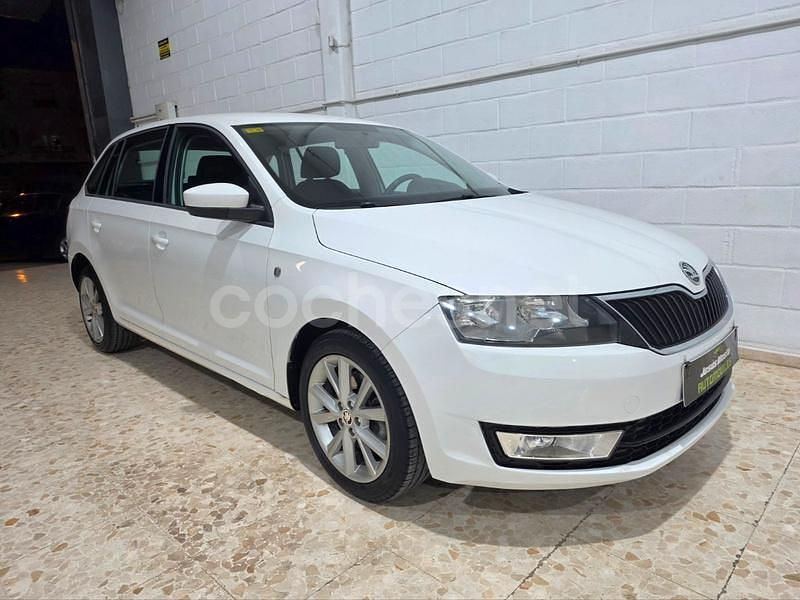 Blanco Usado 2014 Skoda Rapid Ambition Berlina | 7600 € (Precio justo) - Imagen 1/4