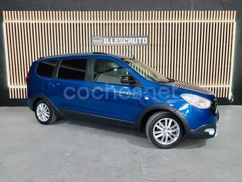 Usado Dacia Lodgy Comfort 115 CV (84 kW) 2020 Azul Monovolumen