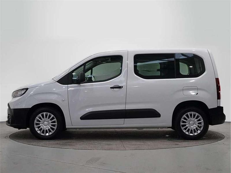 Używany Toyota Proace City City 102 KM (75 kW) 2025 Minivan