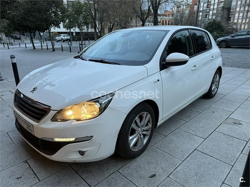 Usado Peugeot 308 Style 120 CV (88 kW) 2016 Blanco Berlina